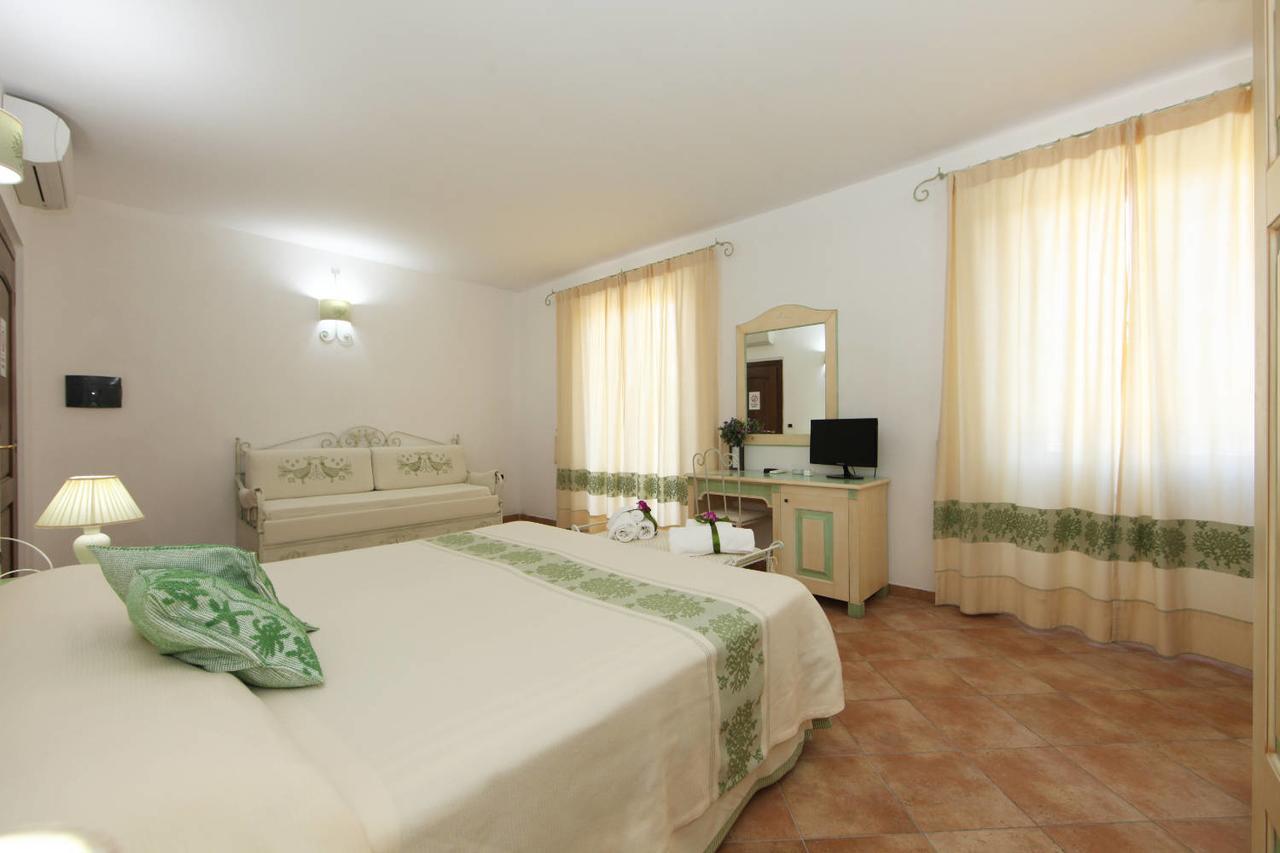 Guest House Villabianca La Maddalena  Extérieur photo