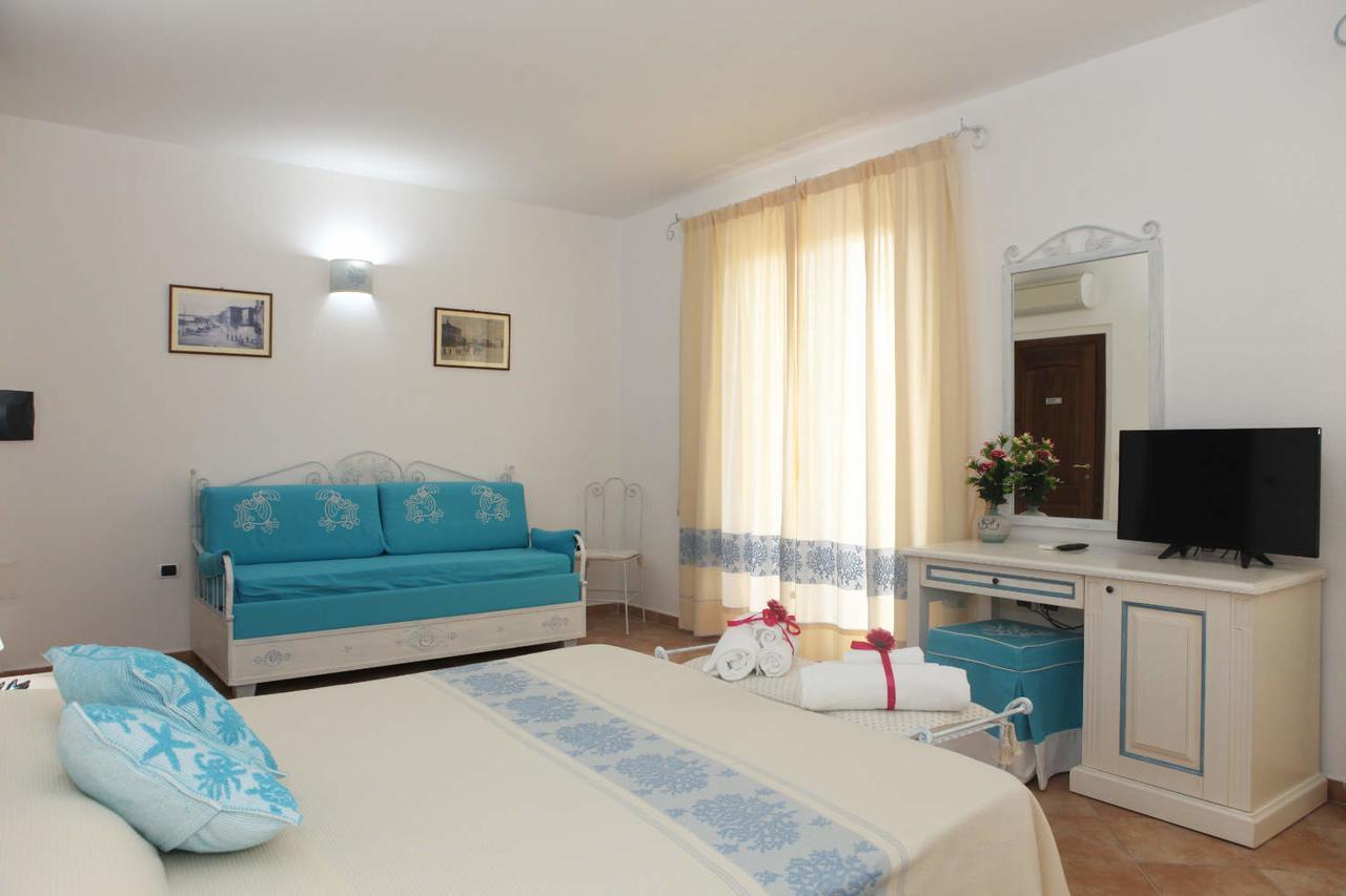 Guest House Villabianca La Maddalena  Extérieur photo