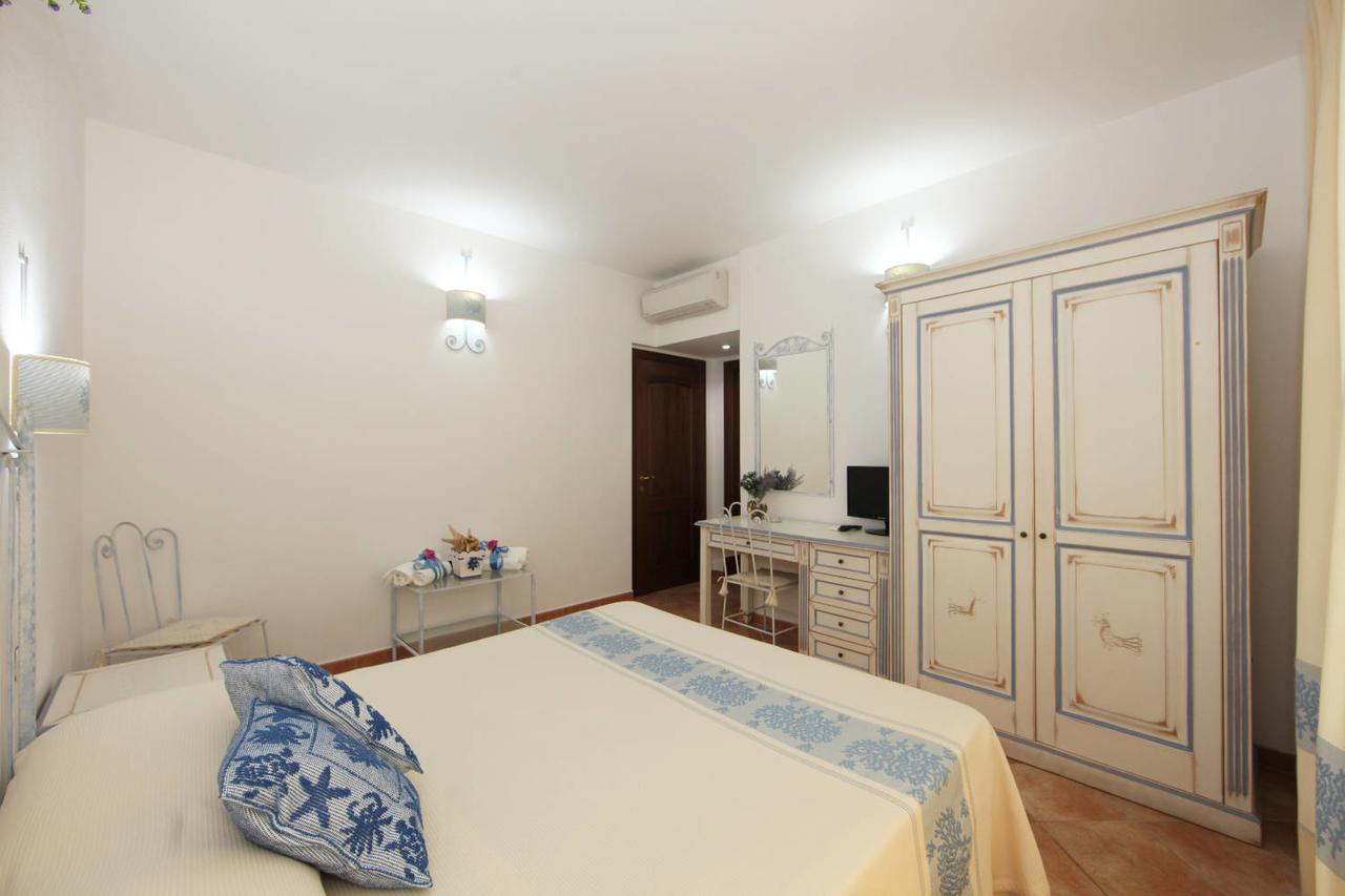 Guest House Villabianca La Maddalena  Extérieur photo