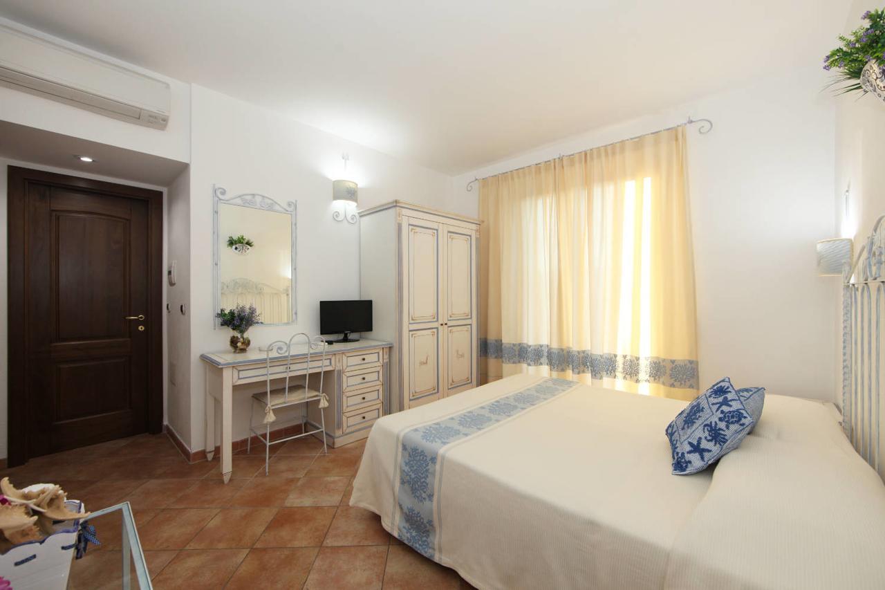 Guest House Villabianca La Maddalena  Extérieur photo