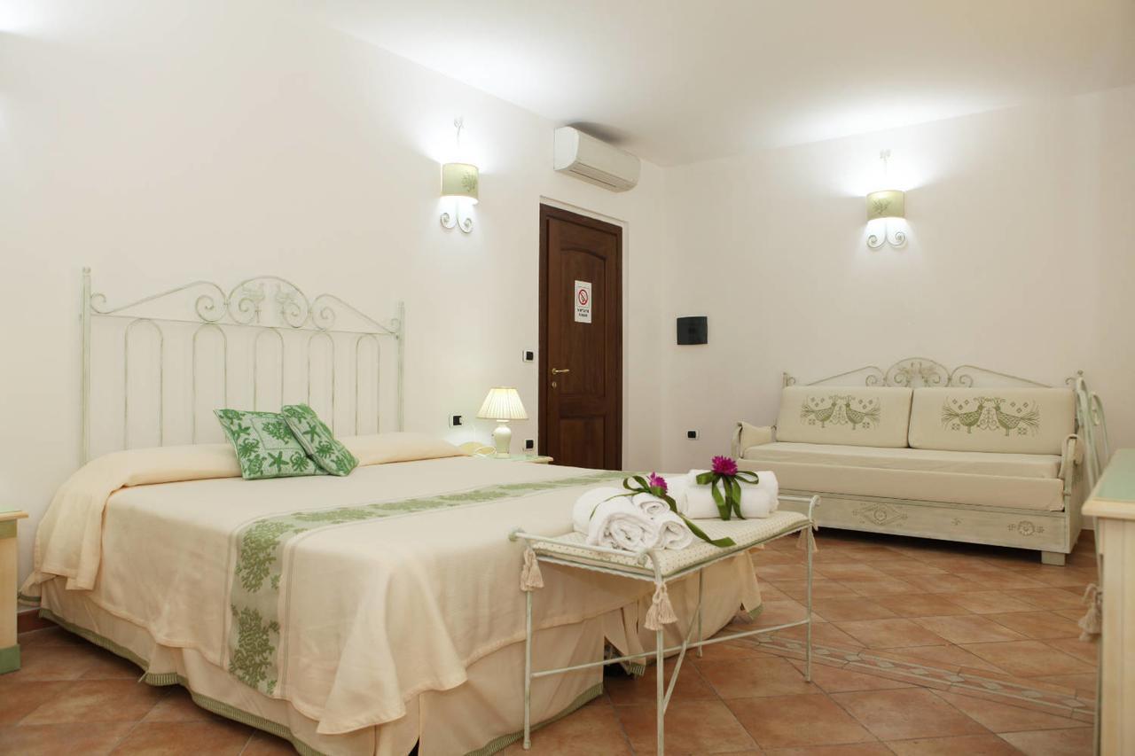 Guest House Villabianca La Maddalena  Extérieur photo