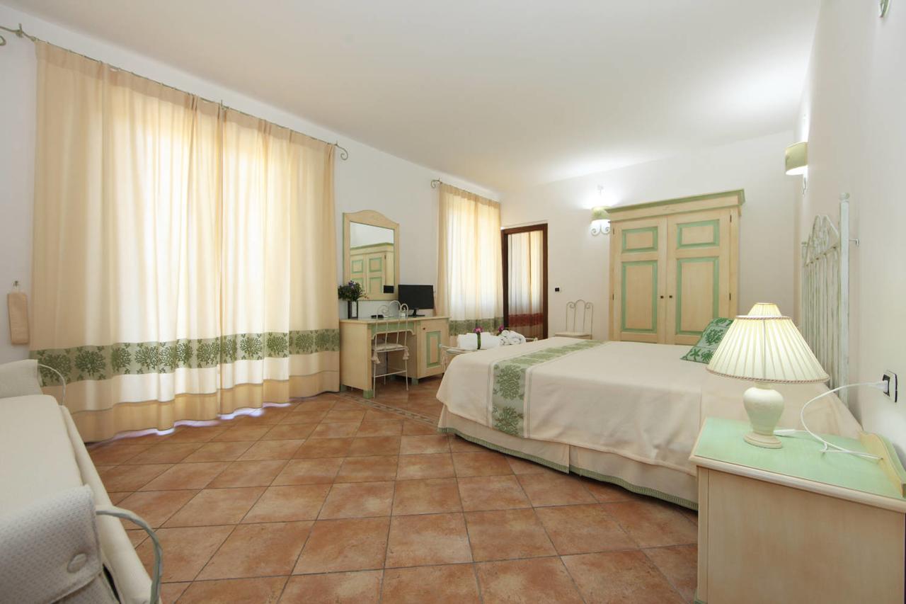 Guest House Villabianca La Maddalena  Extérieur photo