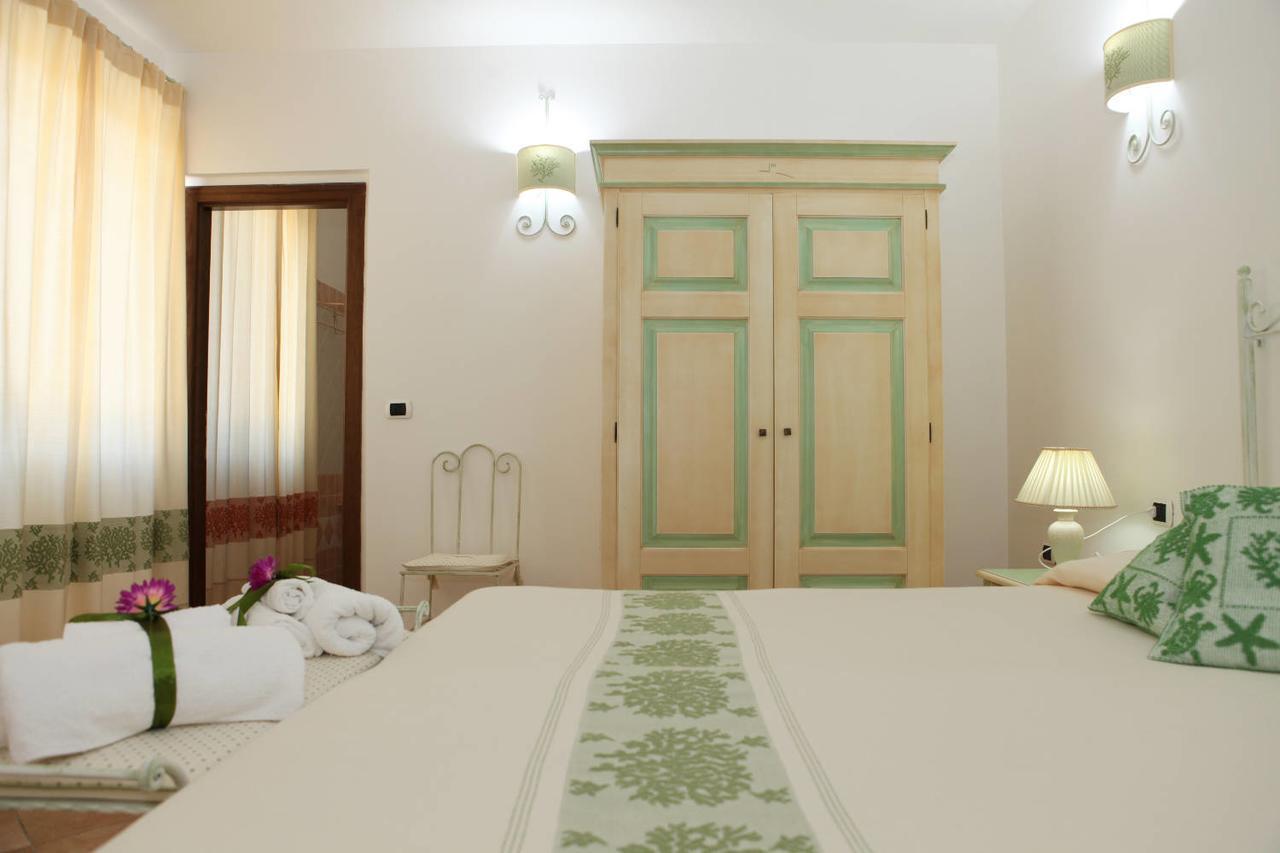 Guest House Villabianca La Maddalena  Extérieur photo