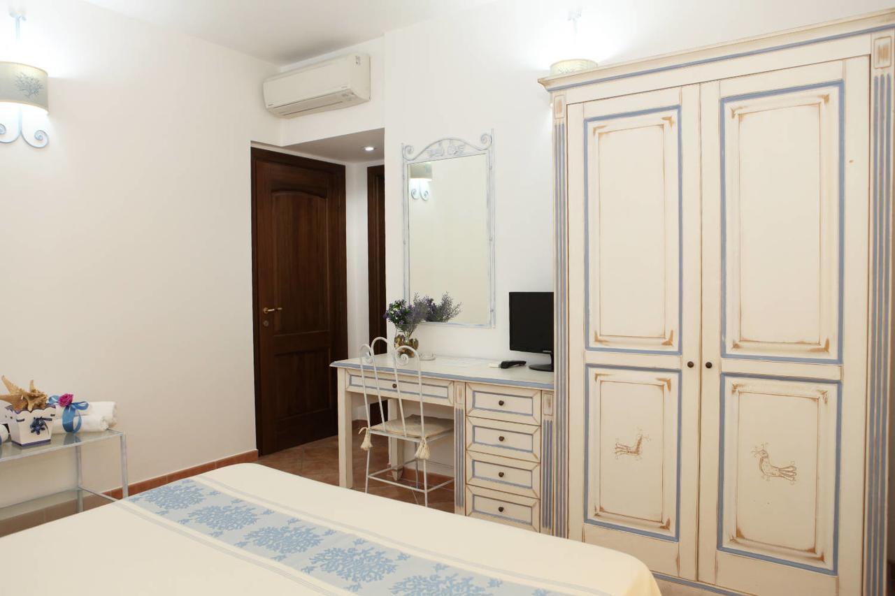 Guest House Villabianca La Maddalena  Extérieur photo