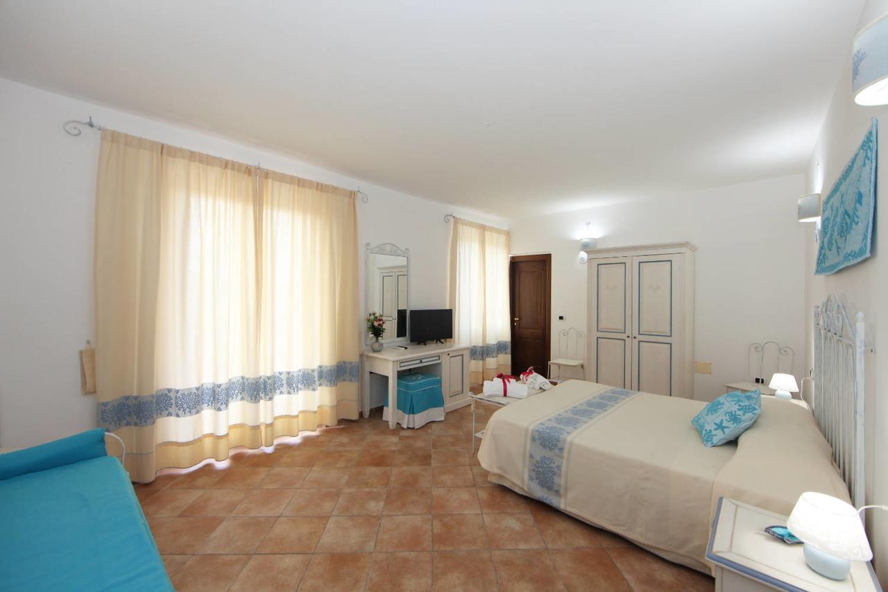 Guest House Villabianca La Maddalena  Extérieur photo