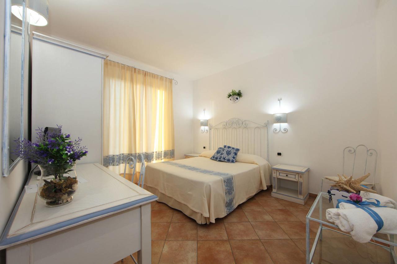 Guest House Villabianca La Maddalena  Extérieur photo