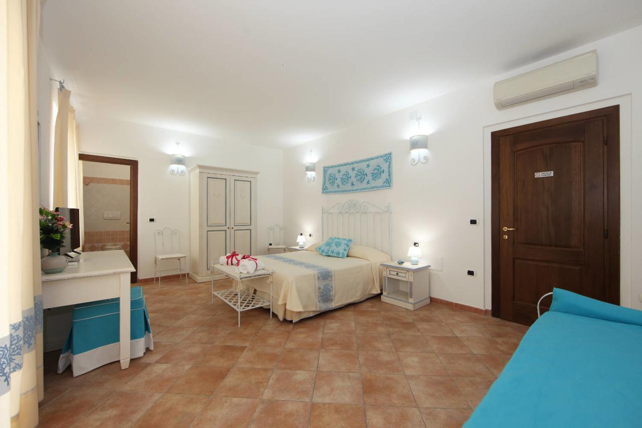 Guest House Villabianca La Maddalena  Extérieur photo