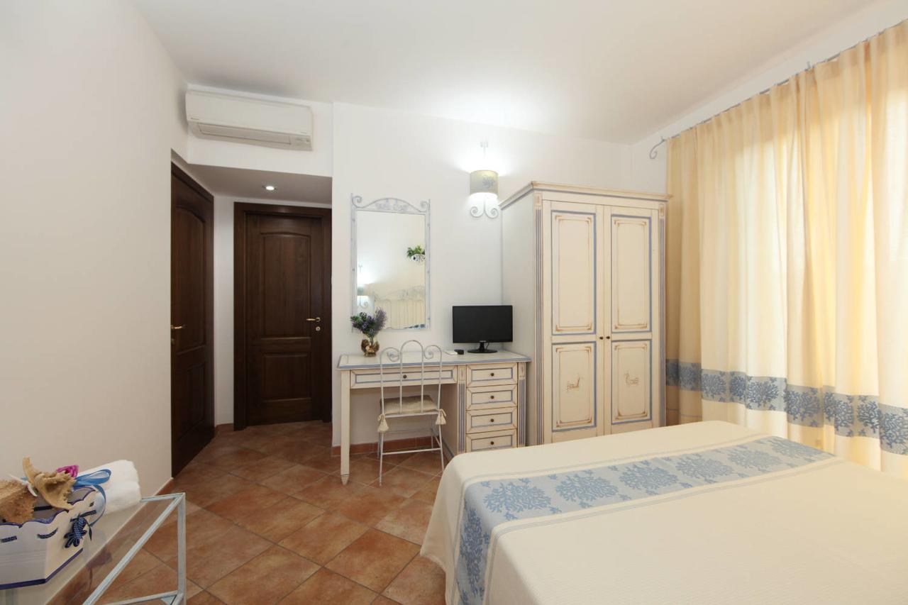 Guest House Villabianca La Maddalena  Extérieur photo