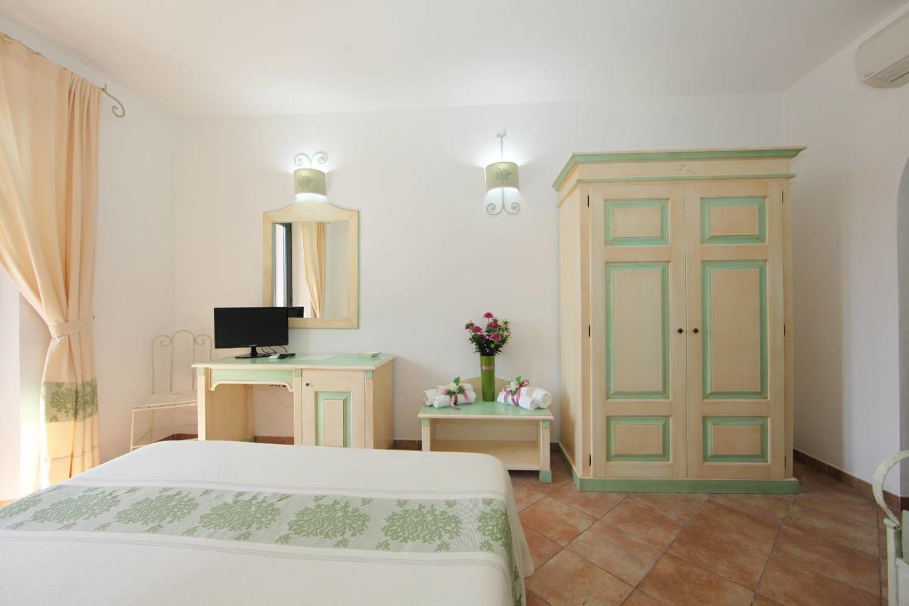 Guest House Villabianca La Maddalena  Extérieur photo