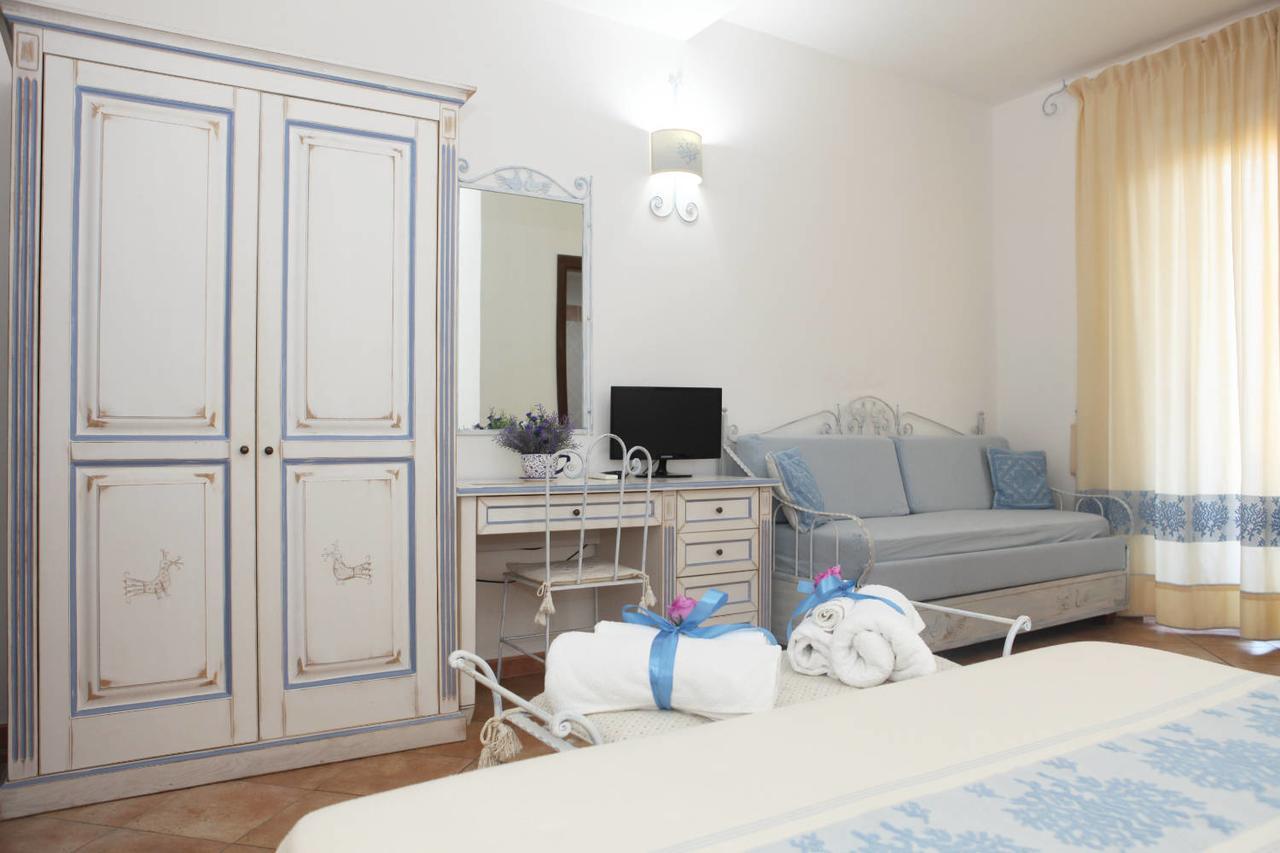Guest House Villabianca La Maddalena  Extérieur photo