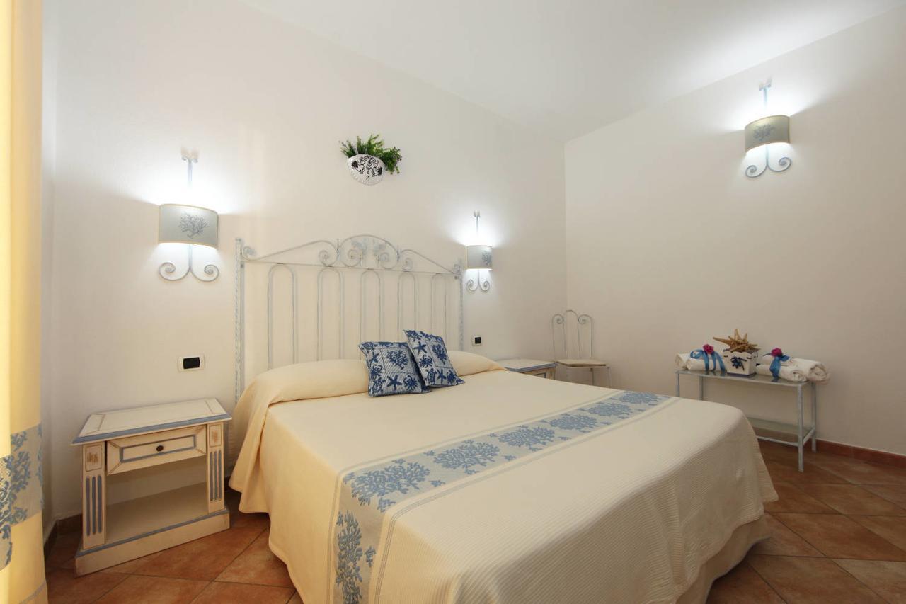 Guest House Villabianca La Maddalena  Extérieur photo