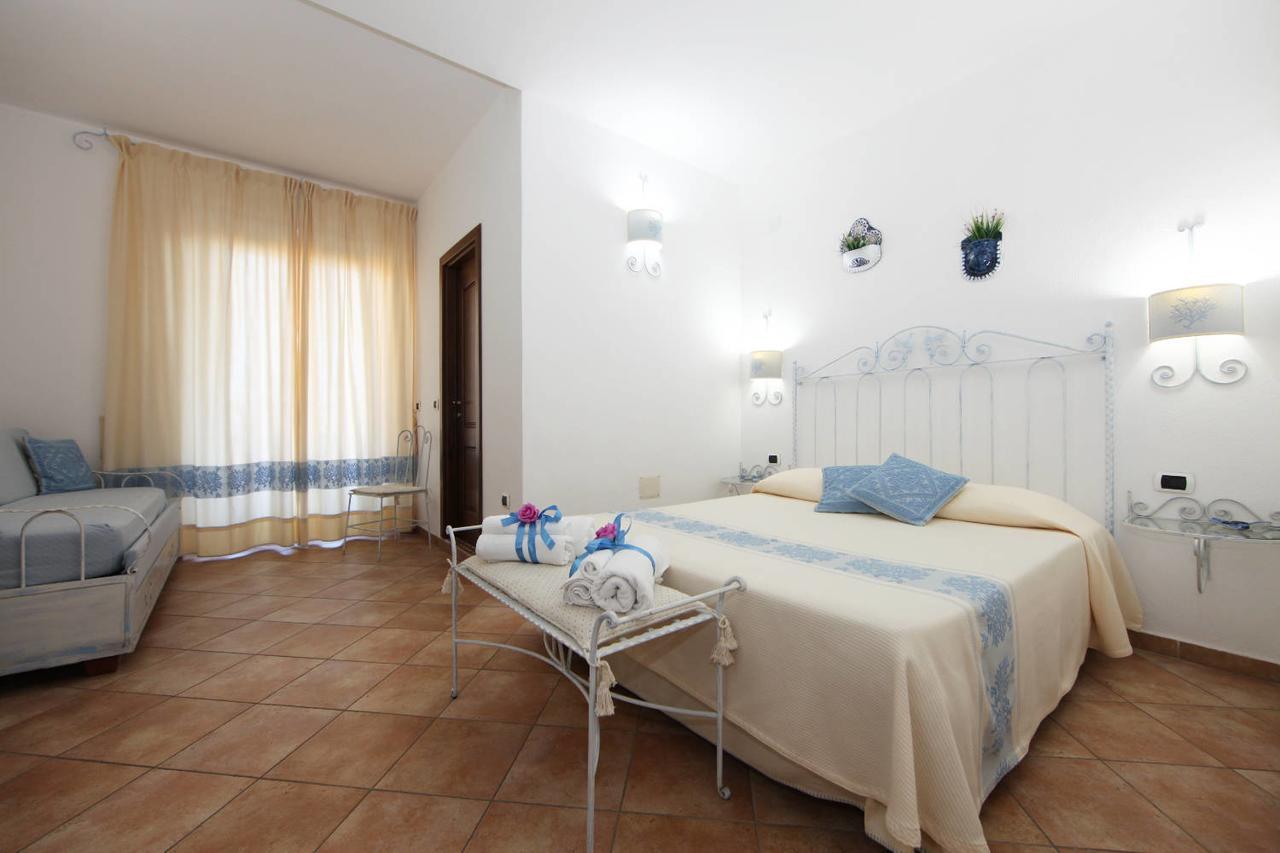 Guest House Villabianca La Maddalena  Extérieur photo